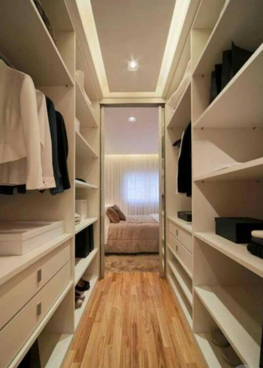 П-образная гардеробная комната в спальню Михайловка