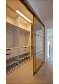 Линейная гардеробная комната с дверями купе Михайловка